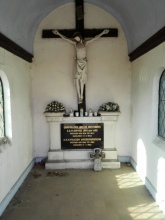 Binnenkant kapel voor pastoors op het kerkhof, foto Gevaert Louis,2021