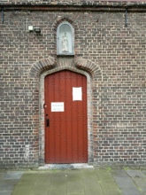 Ingangsdeur van het convent Engelbertus, foto Gevaert Louis, 2021