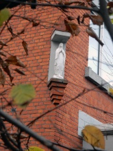 Mariabeeld op de hoek van het huis, foto Gevaert Louis, 2021