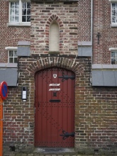 poort convent Heilige Drievuldigheid, foto Vanderstraeten Frederik, 2021