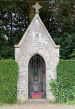 De Mariakapel met de deur open